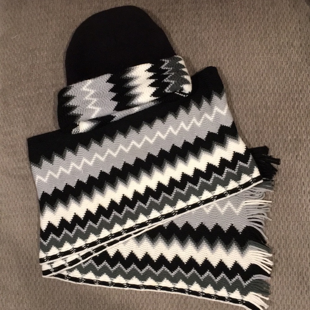 Black, Gray, White, & Silver Hat and Scarf Set